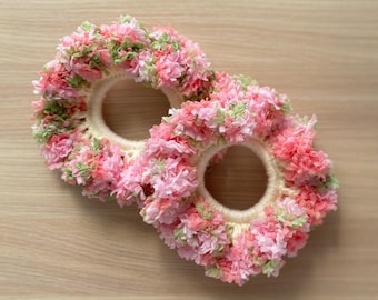 Coletero Sakura / Accesorios para el cabello hechos a mano con ganchillo