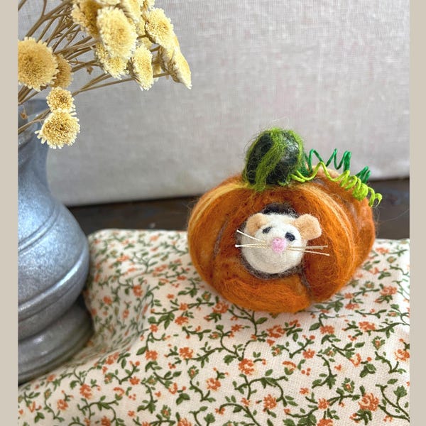 Needle Felted Mouse in Pumpkin: Cottagecore Fall Decor