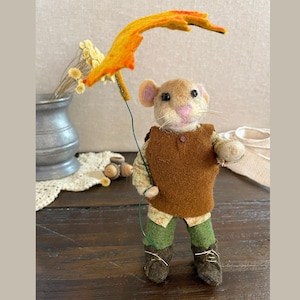 Needle Felted Mouse Figurine: Woodland Decor with Maple Leaf