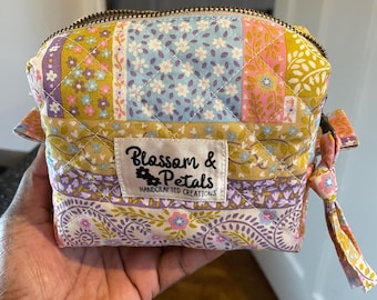 Handmade Quilted Floral Makeup Bag: Pastel Patchwork Zipper Pouch