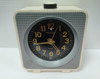 Vintage 70s  Russia Desktop Alarm CLOCK JANTAR// Mechanical Desk Clock