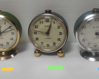ヴィンテージ スラヴァ 目覚まし時計：ソ連製機械式置時計、1950年代