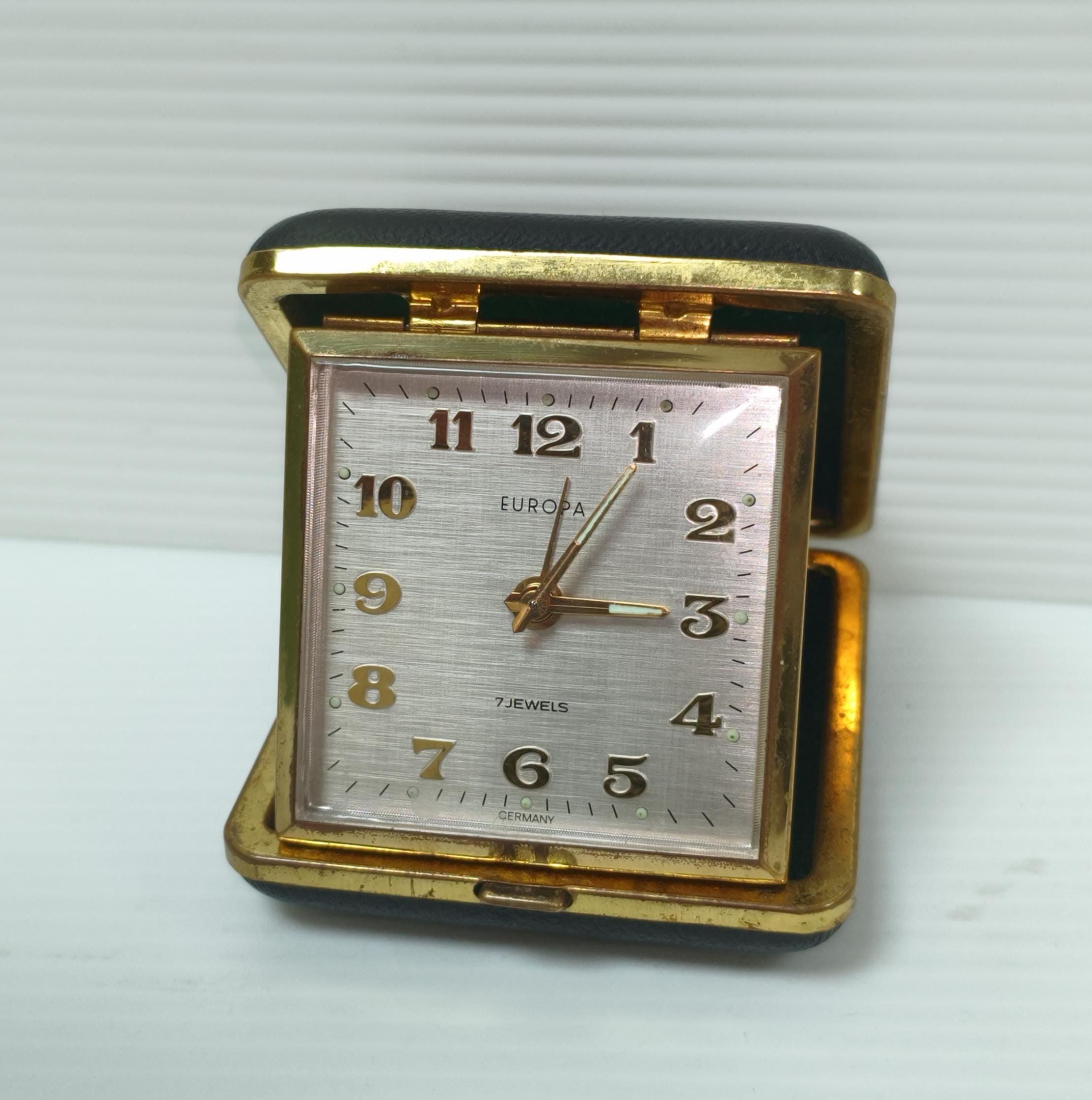 Réveil de voyage Europa vintage années 60 2 bijoux étui cuir marron
