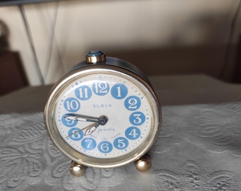 ヴィンテージ スラヴァ 目覚まし時計：ソ連製機械式置時計、1950年代
