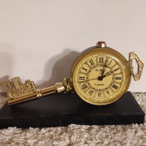 Vintage 70s Alarm Clock SLAVA &quot; Key of Moskow &quot; Mechanical USSR Russian . Working vintage clock. Old alarm clock.