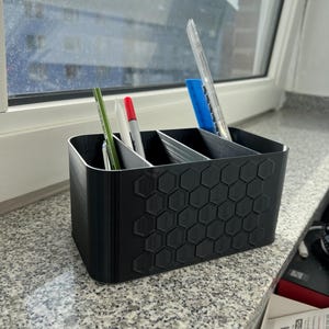 Moderner Stiftehalter mit Wabenmuster | 3D-gedruckter Schreibtisch Organizer für Stifte, Pinsel & Bürobedarf