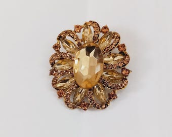 Broche Ancienne Plaquée Or Avec Cristal Rouge - Marque GL, Occasion, Style Vintage