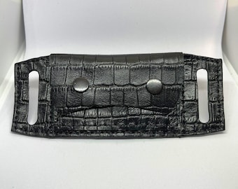 Minimalist Belt Wallet - Black Alligator Print