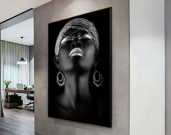 Elegant porträtt av svart kvinna på canvas, modern afrikansk konst, metalliska silveraccenter, etnisk väggdekor, samtida canvasväggkonst