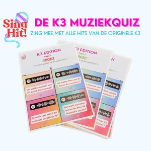 以下が含まれることがあります： 「DE K3 MUZIEKQUIZ」と「ZING MEE MET ALLE HITS VAN DE ORIGINELE K3」というテキストが書かれた、カラフルなカード4枚セット。各カードには、異なるK3の曲名とQRコードが記載されています。