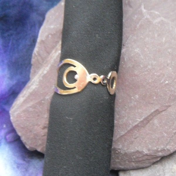 currently unavailible ~please do not order~crop circles ring