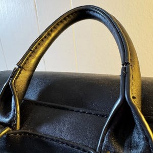 Vintage zwarte veganistische leren rugzak Urban Outfitters Pre-loved Australia Made afbeelding 4