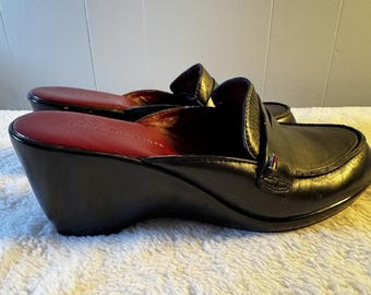Zoccoli vintage da donna Tommy Hilfiger in pelle nera, taglia 9, anni '90