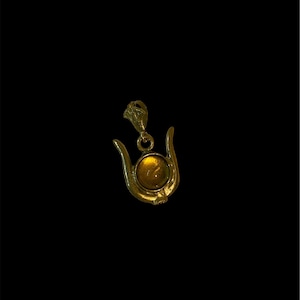 Goddess Hathor horn Amulet - Authentic Egyptian Craftsmanship - Spiritual Protection & Empowerment - Hathor Pendant Necklace