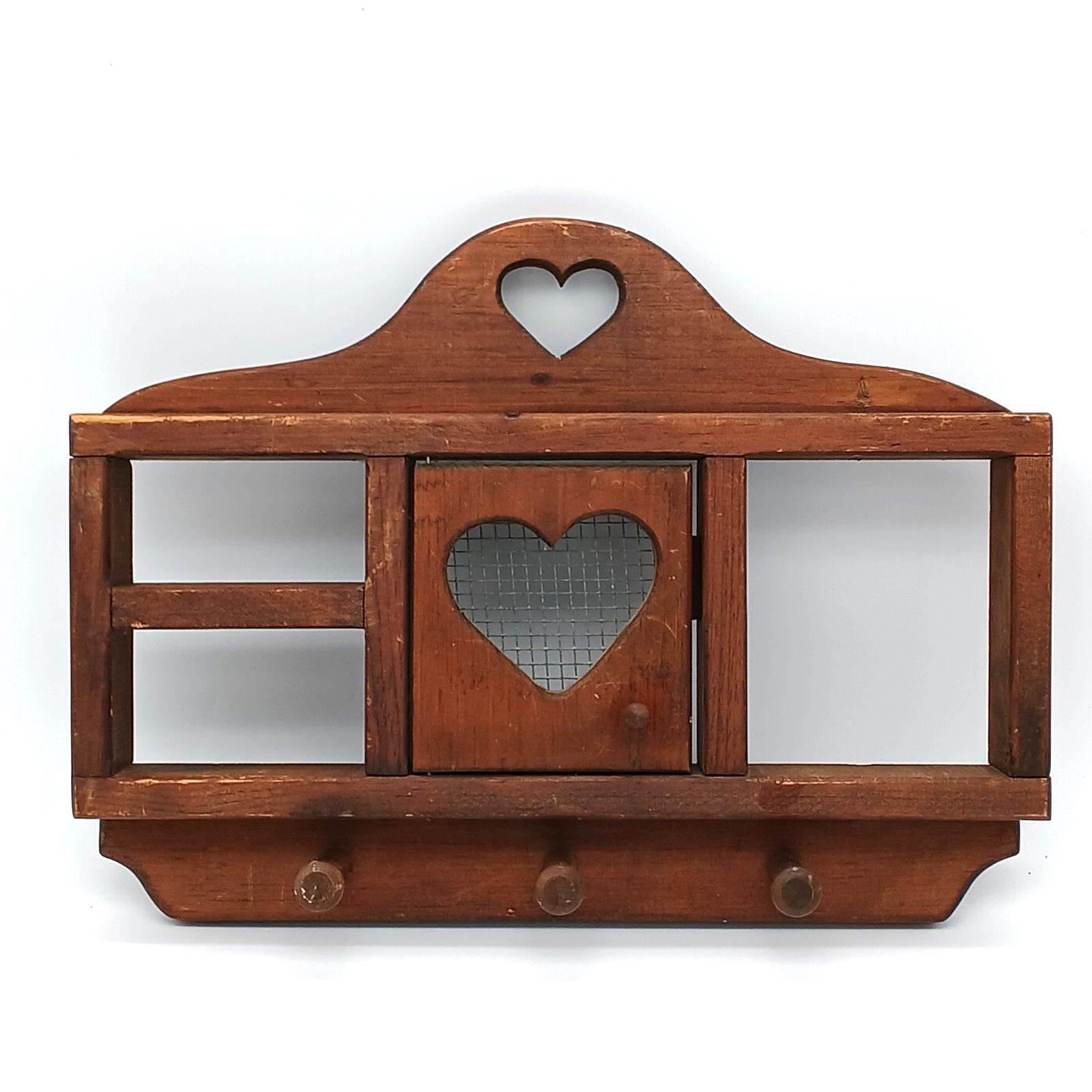 ハート型カットアウト付き木製シェルフ Heart Cut Out Shelf - Etsy