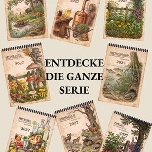 Op de afbeelding: Een collectie van acht spiraalgebonden kalenders voor 2027 met gedetailleerde botanische en zo&ouml;logische illustraties. Elke kalenderomslag toont een uniek thema, waaronder dieren, planten, paddenstoelen, vissen en dranken met de tekst ENTDECKE DIE GANZE SERIE.