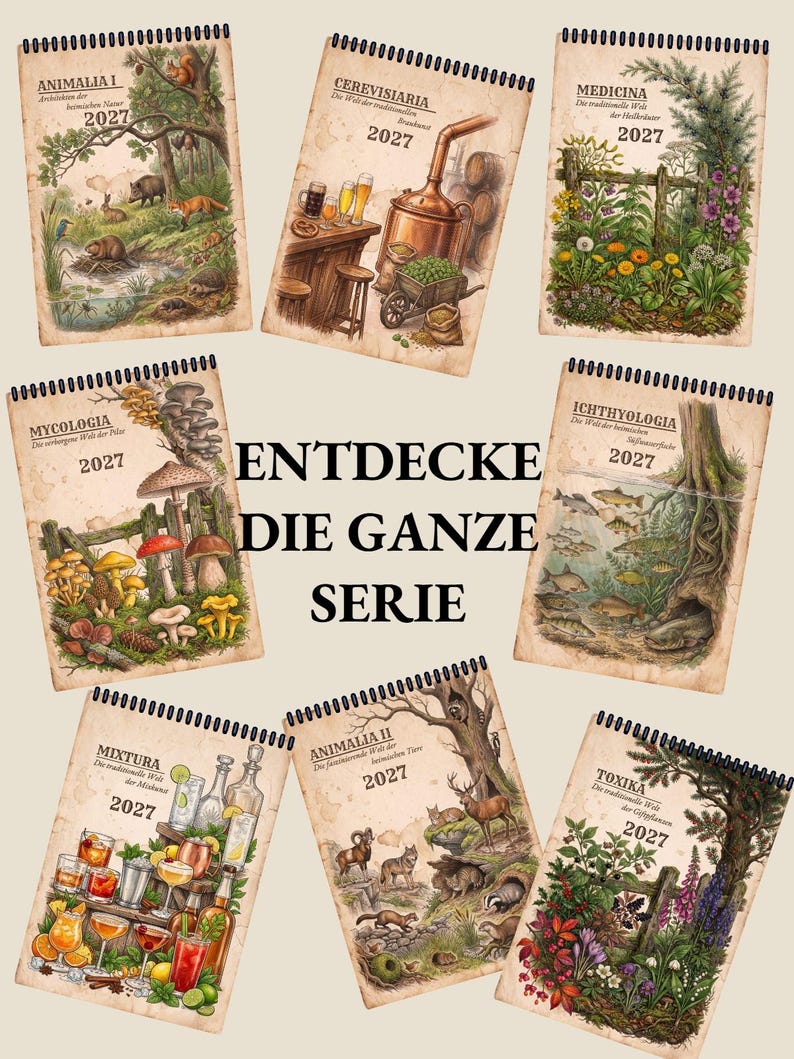 Op de afbeelding: Een collectie van acht spiraalgebonden kalenders voor 2027 met gedetailleerde botanische en zo&ouml;logische illustraties. Elke kalenderomslag toont een uniek thema, waaronder dieren, planten, paddenstoelen, vissen en dranken met de tekst ENTDECKE DIE GANZE SERIE.