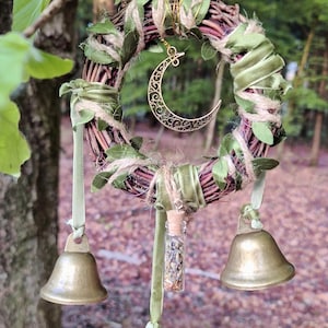 Campanelle da strega, campane protettive, campanelli per porte, protezione della casa, fatte a mano con materiali naturali, Wicca, varie varietà