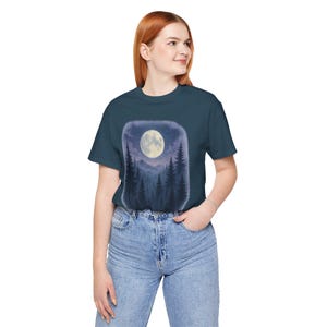 Moonlit Forest T-Shirt Mystische Nacht Natur Design
