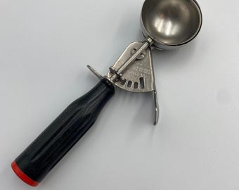 Hamilton Beach Model 67 Ice Cream Scoop Stainless Steel Red 16 Black Handle Vtg