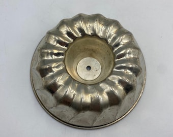 Vintage Mini Fluted Metal Gelatin Mold Bundt Cake Pan 4.5 Inch Silver Tin Swirl