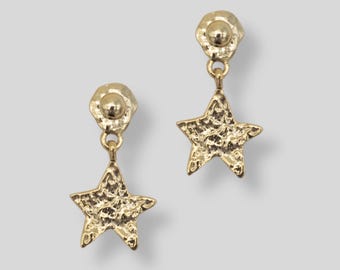 Pendientes pequeños de estrella dorada · Bañados en oro de 18 quilates · Pendientes delicados para el día a día · Mini estrellas · Hechos a mano · Sin níquel