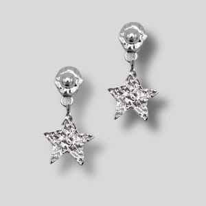Kleine Silberne Stern Ohrstecker · 925 Sterling Silber · Zierliche Alltagsohrringe · Mini Stars · Handgemacht Nickelfrei