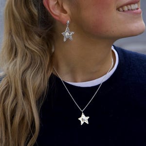Orecchini a stella in argento con perla · Argento sterling 925 · Orecchini a lobo con perla · Regalo per lei · Fatti a mano, senza nichel immagine 4