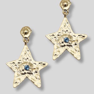 Goldene Stern Ohrringe mit hellblauem Stein · Vergoldet 925 Silber · Celestial Earrings · Geschenk · Handgemacht Nickelfrei
