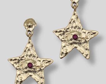 Pendientes de estrella dorada con piedra rosa · Bañados en oro · Pendientes celestiales · Regalo · Hechos a mano · Sin níquel