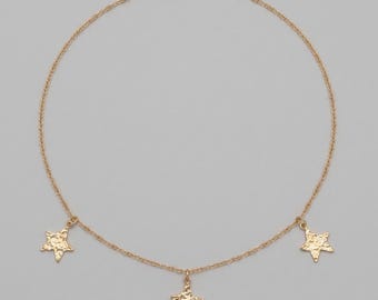 Collar de estrella dorada con tres estrellas · Chapado en oro de 18 quilates · Gargantilla de triple estrella · Collar celestial · Regalo para ella · Hecho a mano