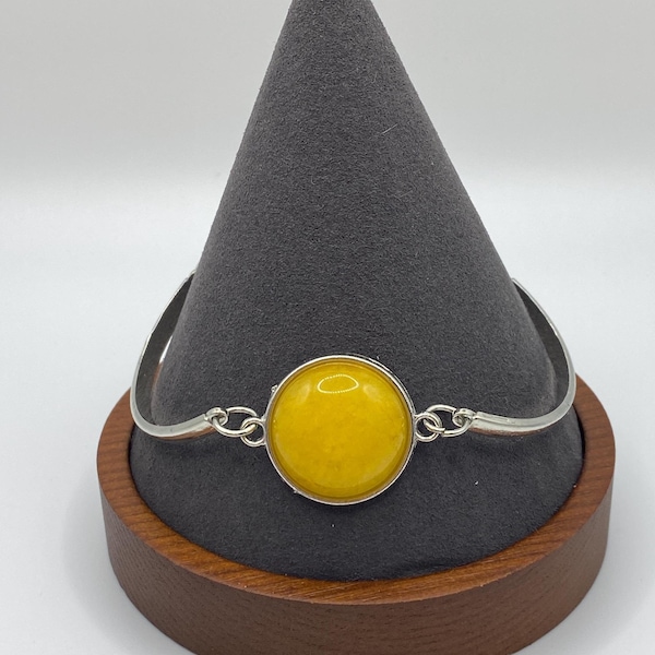 Brazalete de acero inoxidable con ámbar báltico