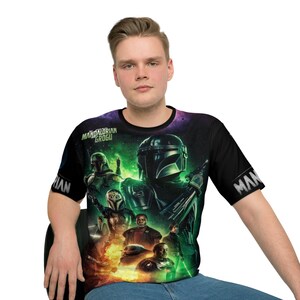 Mandalorian Poster-T-Shirt | Star Wars Mandalorian AOP Tee Bild 7