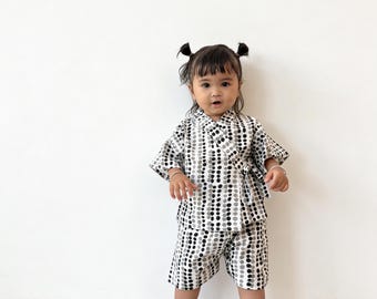 Kimono per bambini, in cotone stampato a mano con tecnica block print, completo estivo giapponese.