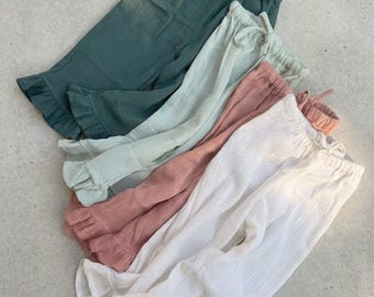 Pantalones cortos con volantes de algodón orgánico para niñas