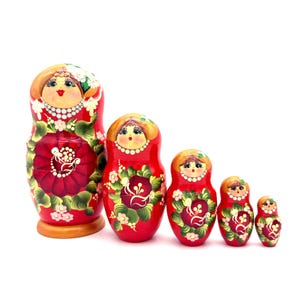 Vintage Russian Nesting Dolls – Red Floral Matryoshka Set – Hand Painted Wooden Dolls – 5 Piece Set