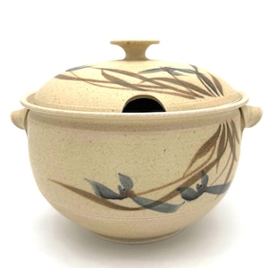 Handmade Lidded Ceramic Donabe Pot – Japanese-Style Stoneware Casserole – Signed Studio Pottery with Bamboo Motif