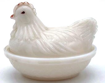Vintage Milk Glass Hen on Nest Dish: Farmhouse Kitchen Decor