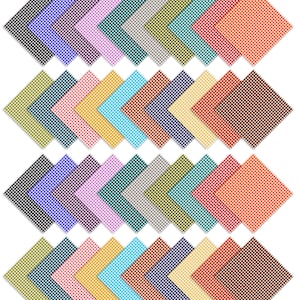 Puede incluir: Una colección de materiales de manualidades cuadrados y coloridos dispuestos en filas. Los cuadrados presentan un patrón de cuadros en varios colores, incluyendo negro, morado, rosa, verde, gris y rojo. La disposición crea una exhibición visualmente atractiva de suministros de manualidades.