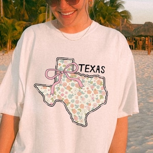 Comfort Colors Floral Coquette Texas Shirt, Texas State Shirt, Western American Tshirt, Texas Travel Gift, Texas T-Shirt, Texas Cities Shirt