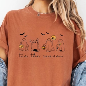 Camiseta de Halloween Tis The Season, camiseta de colores cómodos de Halloween, camiseta retro de fantasmas, camiseta linda de otoño, camiseta de Halloween para mujer, temporada de calabazas