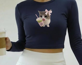 Camisa de lona Matcha Girlie Bella, camiseta estética de matcha coqueta, linda camiseta de té verde, camiseta para amantes de los gatos, top de regalo suave estilo Y2K para amantes del matcha