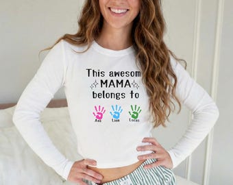 Camiseta personalizada para mamá con nombres de niños, camiseta de lona Bella para bebé, camiseta con nombres personalizados "Esta increíble mamá pertenece a", camiseta de regalo para mamá, camiseta para mamá