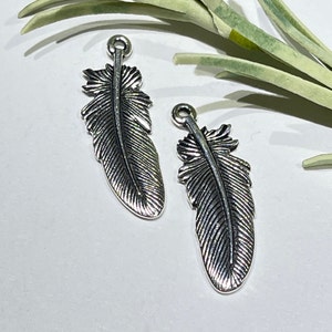 2 Pieces - 29x10mm Feather Charm-Antique Silver Tierra Cast-Feather Pendant Drop-Silver Plated Pewter-Double Sided Feather Charm-Supplies