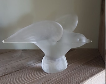 Lovely swedish frosted glass  bird / 4&quot; x 6 1/2&quot; / design Tyko Axelsson from Reijmyre glass company Sweden