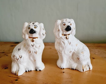Vintage Beswick mantelpiece dogs, pair of dogs with gold decor