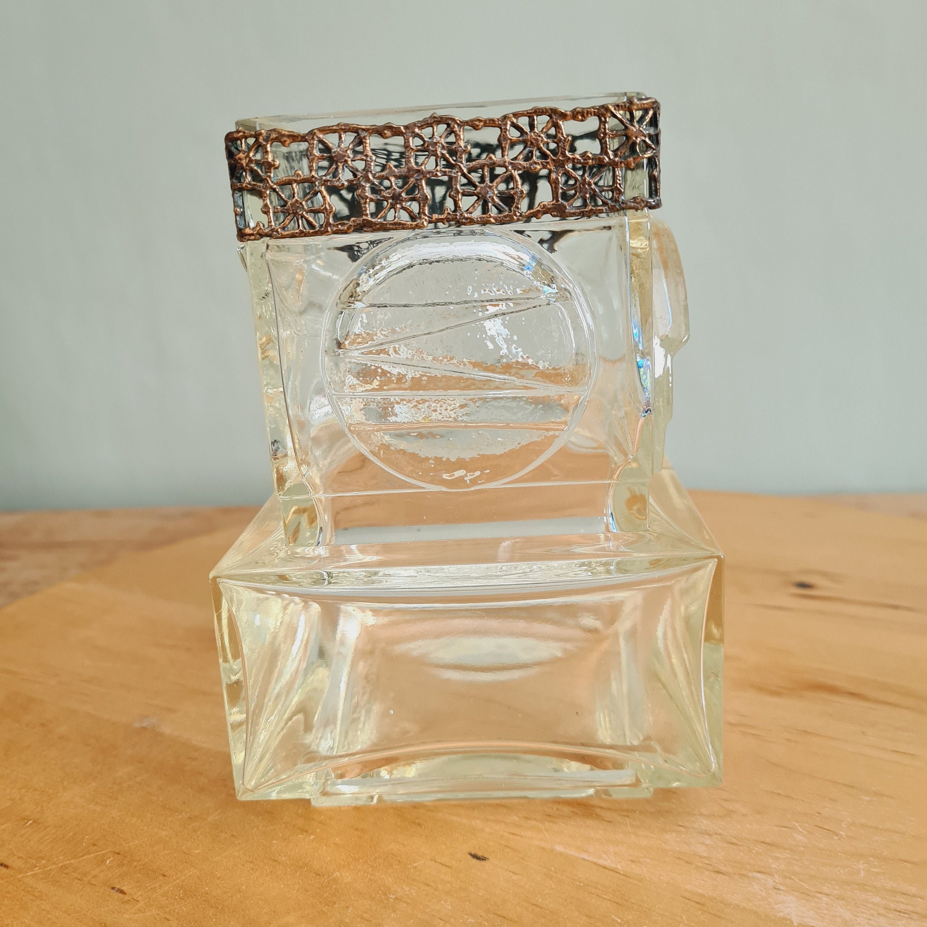 Amazingly square glass vase, by Finnish jewel and glass designer Pentti Sarpaneva