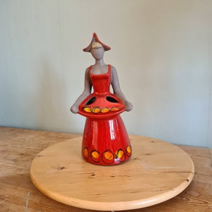 Mid Century, große 12&quot; x 5 1/2&quot; / Retro / Keramik Mädchen Figur, Lady Bud Vase Design Ulla Skog, Schweden