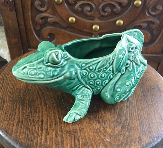 Vintage Mccoy Pottery Frog Planter With Leaves and Berries Etsy