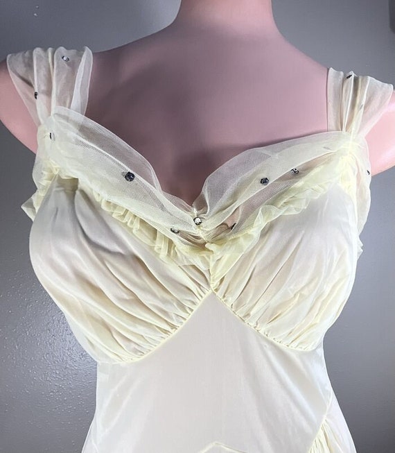 Beautiful Lemon Nylon Tricot Vintage Gown With Ch… - image 5